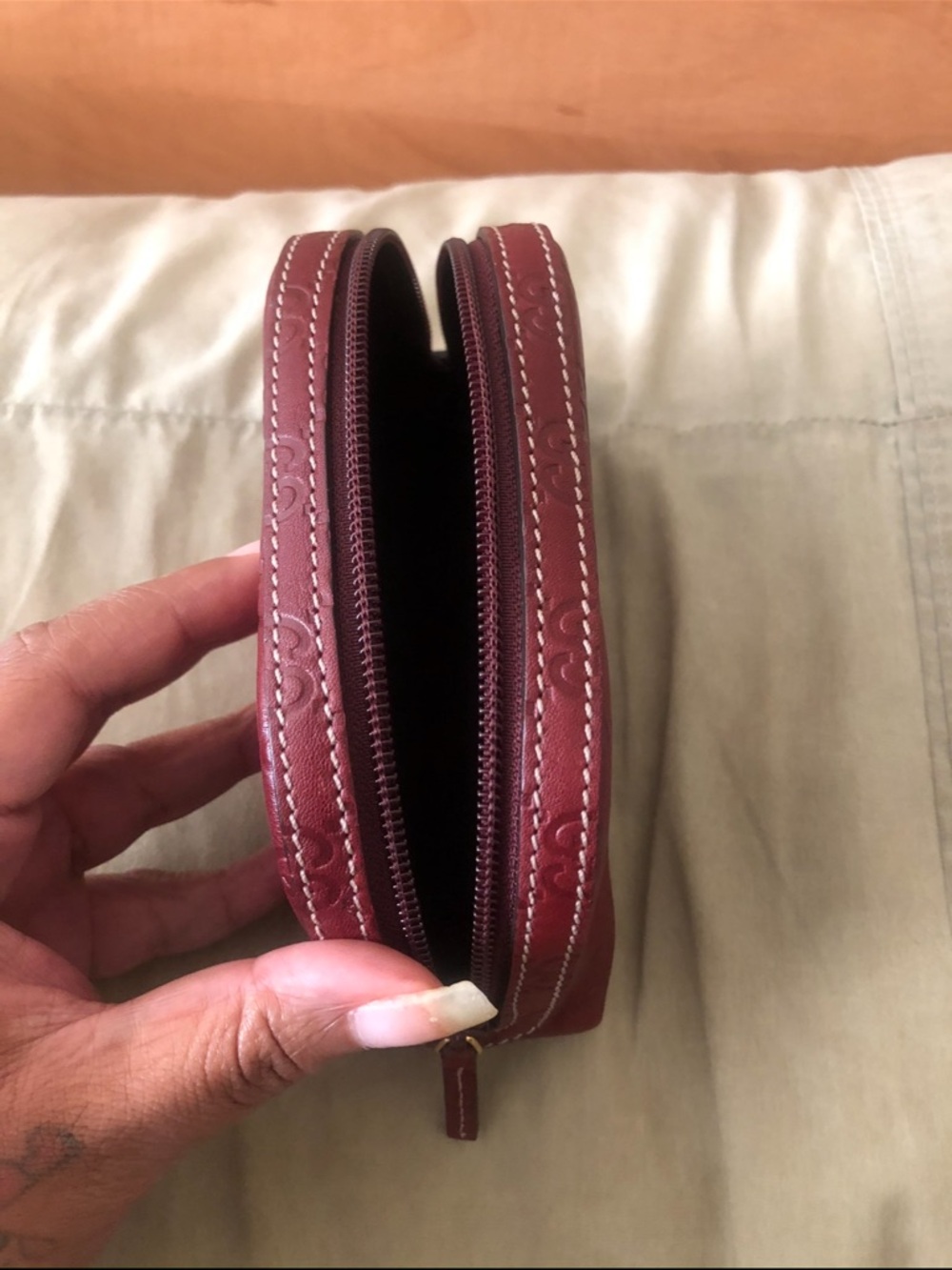 Gucci Burgundy Embossed GG Leather Pouch - Picture 3 of 4
